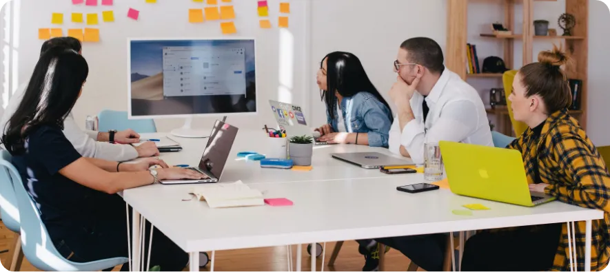 personne en réunion