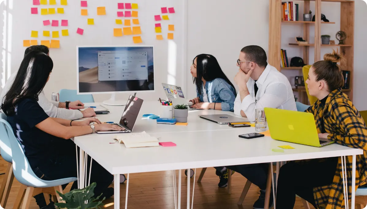 personne en réunion